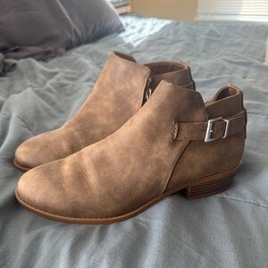 Torrid Size 9 NWOT brown booties